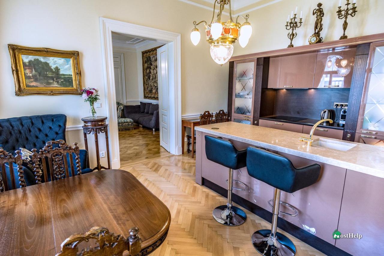 Two Bedroom Villa With Hot-Tub, Terrace And Garden, Wenceslas Square 布拉格 外观 照片