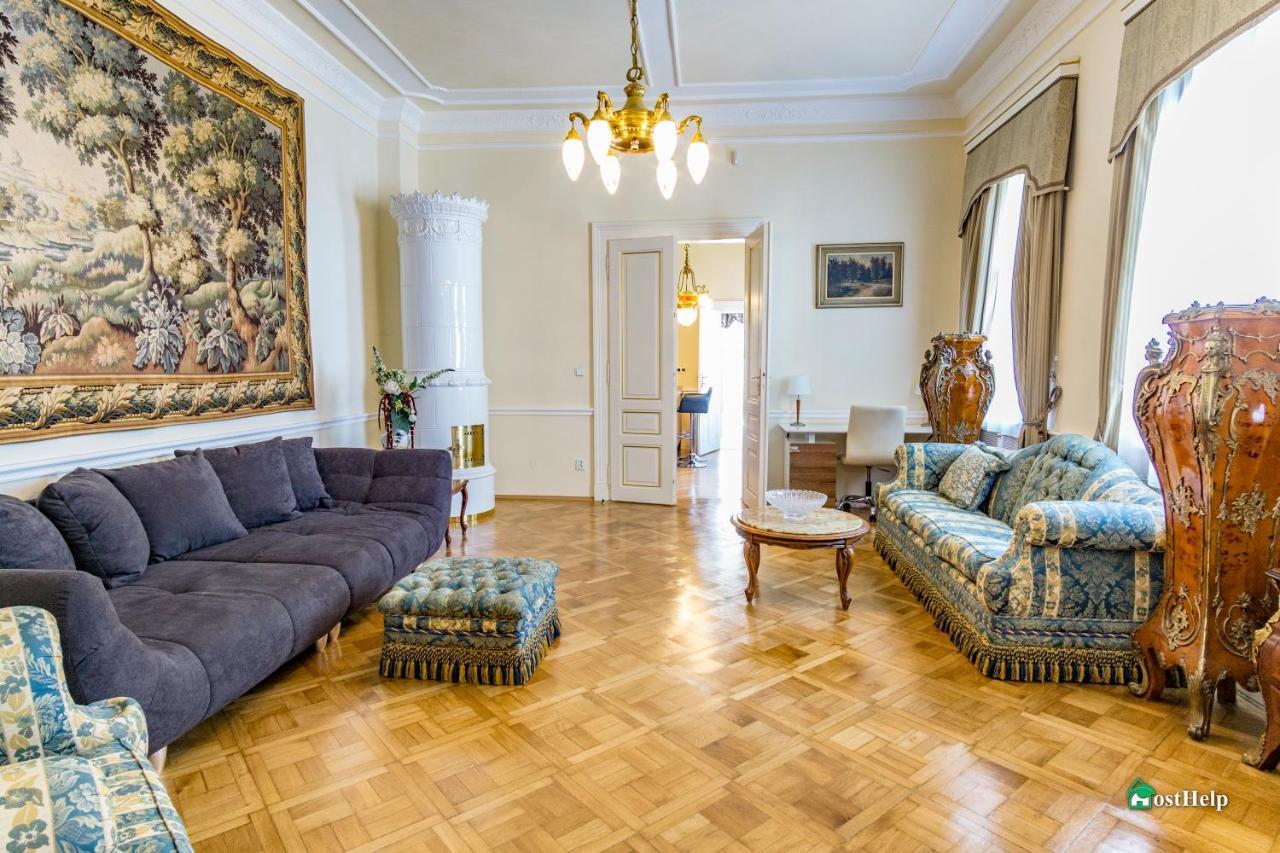 Two Bedroom Villa With Hot-Tub, Terrace And Garden, Wenceslas Square 布拉格 外观 照片