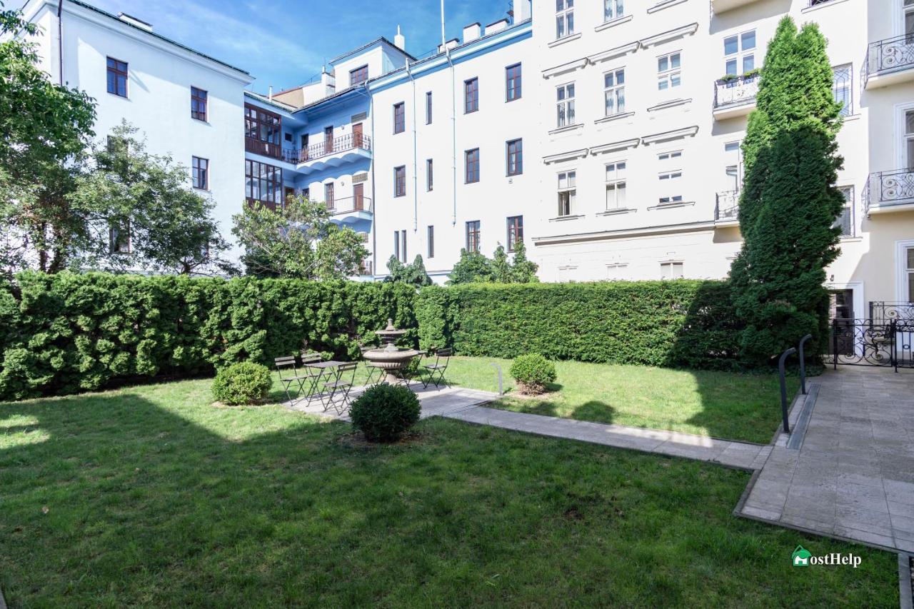 Two Bedroom Villa With Hot-Tub, Terrace And Garden, Wenceslas Square 布拉格 外观 照片