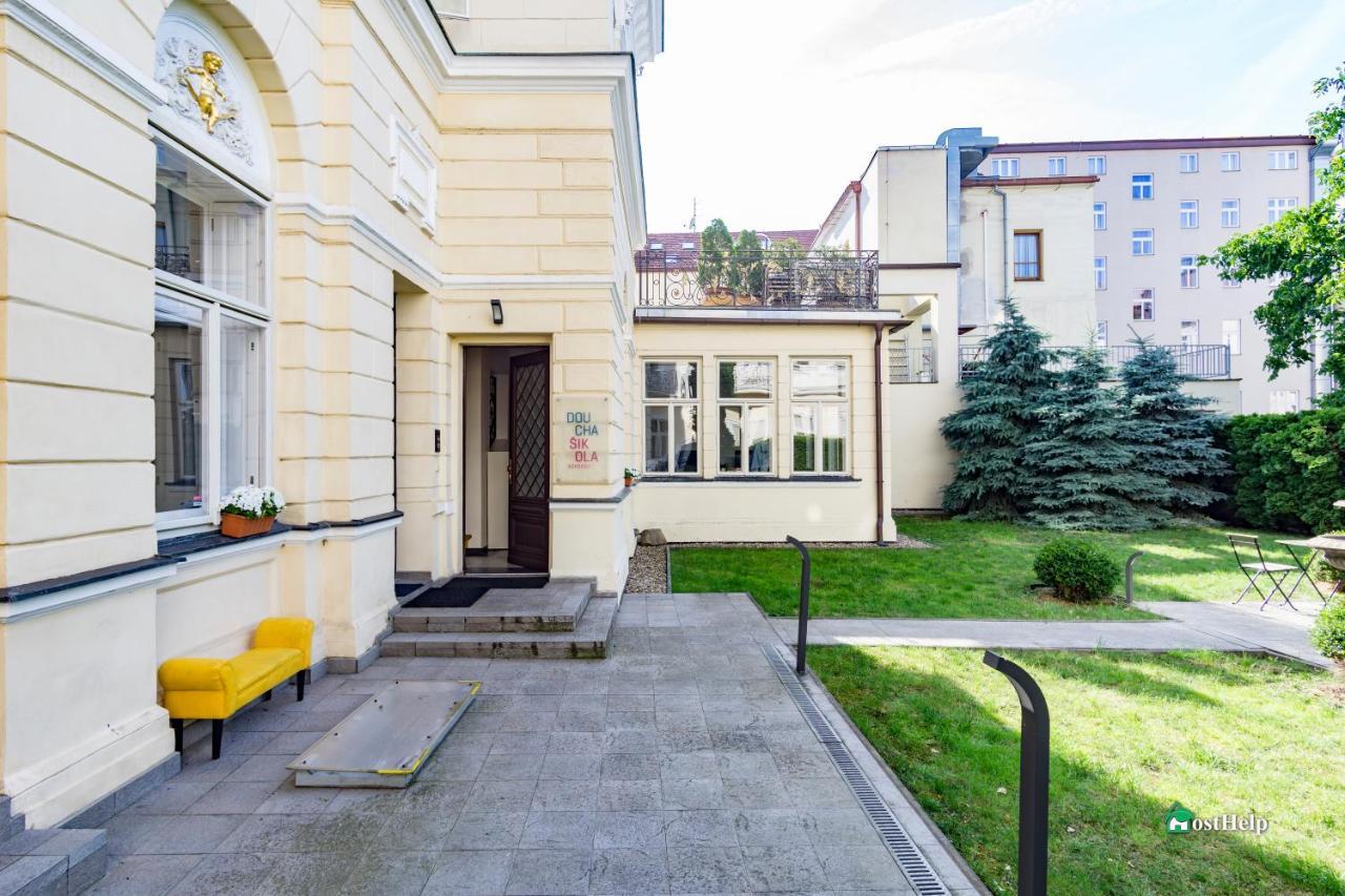 Two Bedroom Villa With Hot-Tub, Terrace And Garden, Wenceslas Square 布拉格 外观 照片