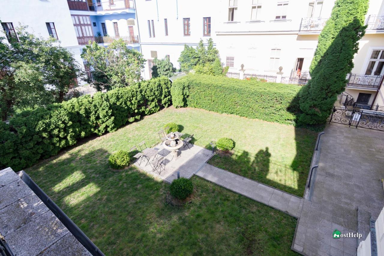 Two Bedroom Villa With Hot-Tub, Terrace And Garden, Wenceslas Square 布拉格 外观 照片