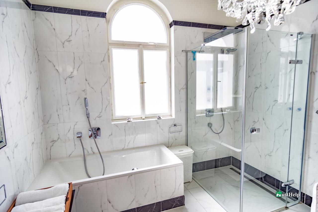 Two Bedroom Villa With Hot-Tub, Terrace And Garden, Wenceslas Square 布拉格 外观 照片