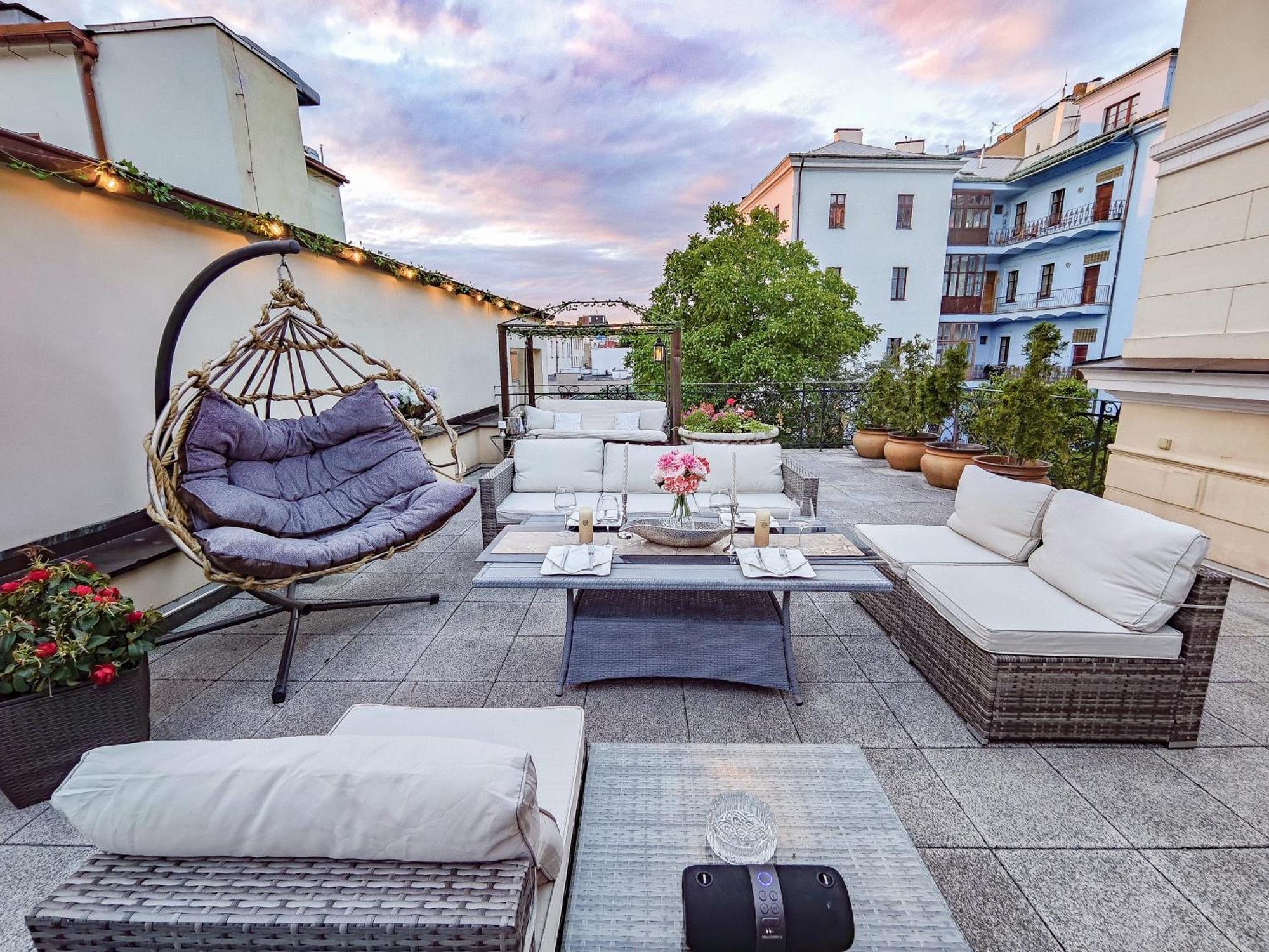 Two Bedroom Villa With Hot-Tub, Terrace And Garden, Wenceslas Square 布拉格 外观 照片