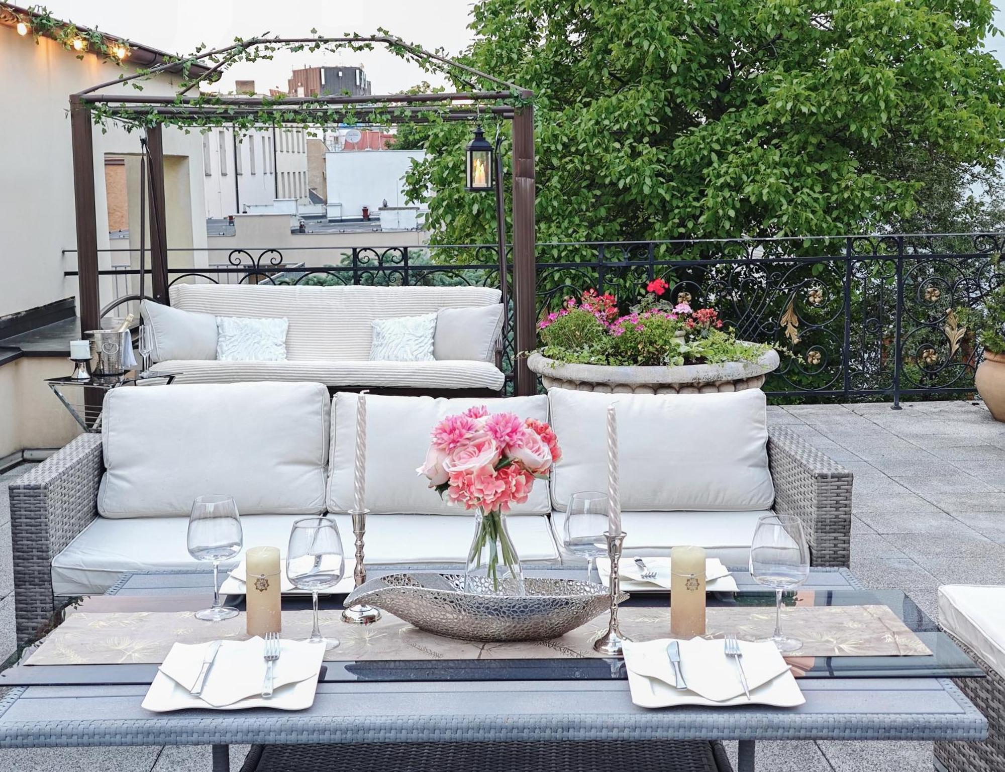 Two Bedroom Villa With Hot-Tub, Terrace And Garden, Wenceslas Square 布拉格 外观 照片
