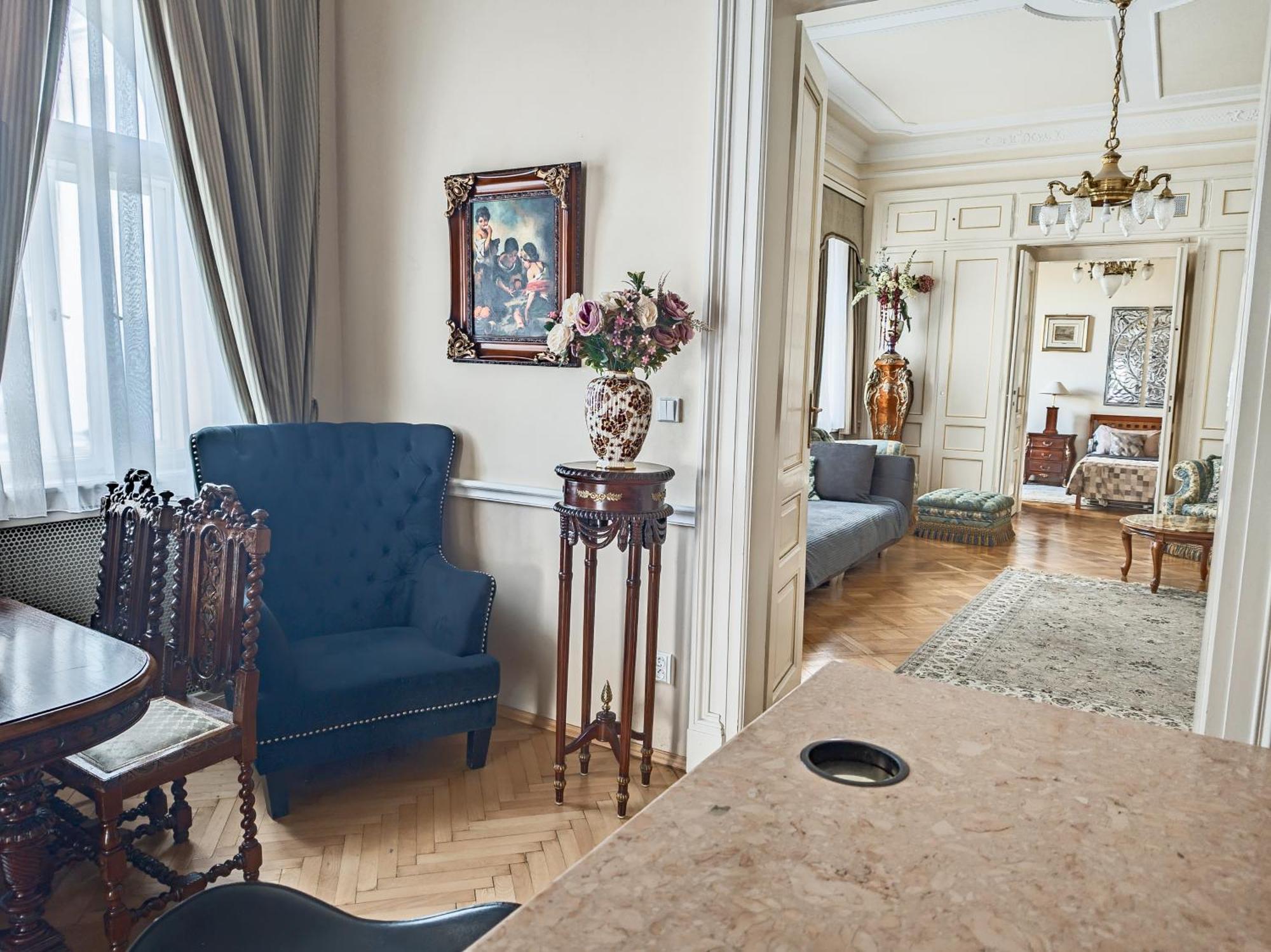 Two Bedroom Villa With Hot-Tub, Terrace And Garden, Wenceslas Square 布拉格 外观 照片