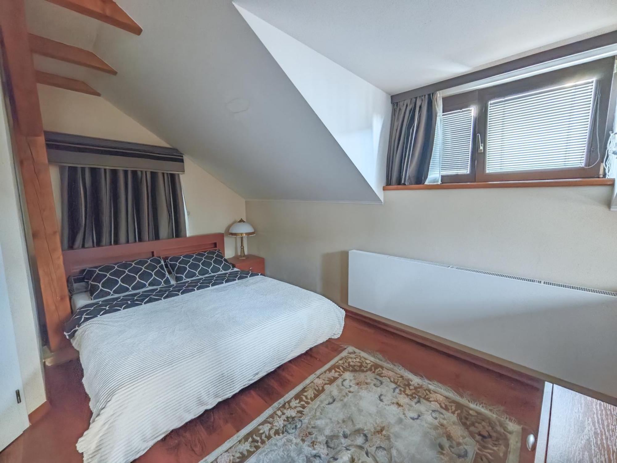 Two Bedroom Villa With Hot-Tub, Terrace And Garden, Wenceslas Square 布拉格 外观 照片