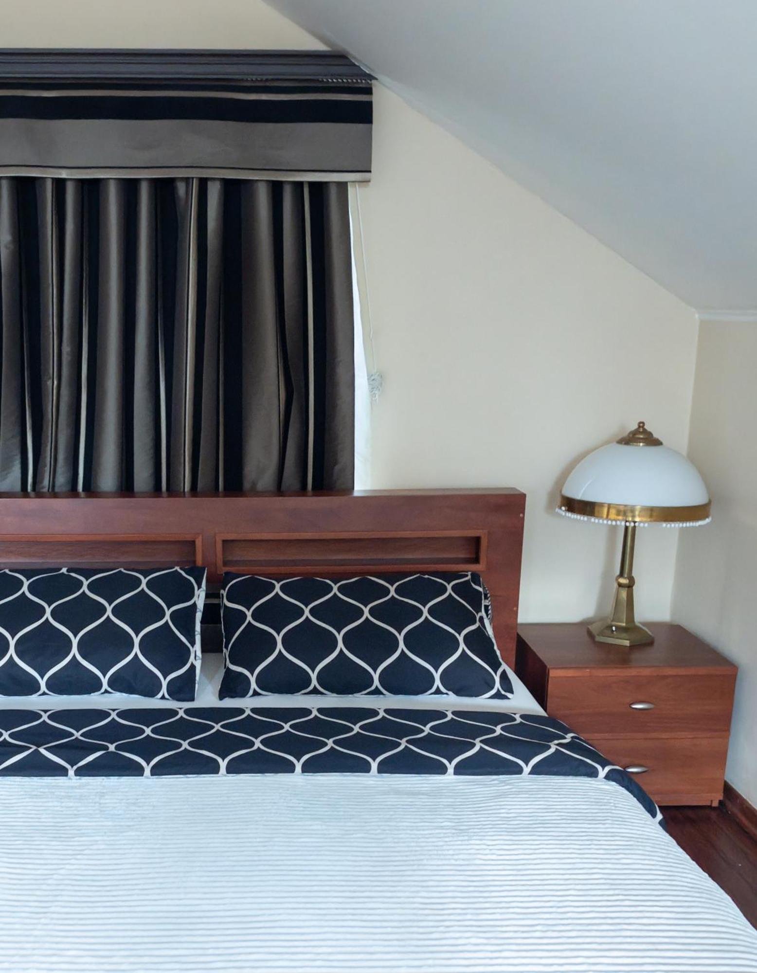 Two Bedroom Villa With Hot-Tub, Terrace And Garden, Wenceslas Square 布拉格 外观 照片